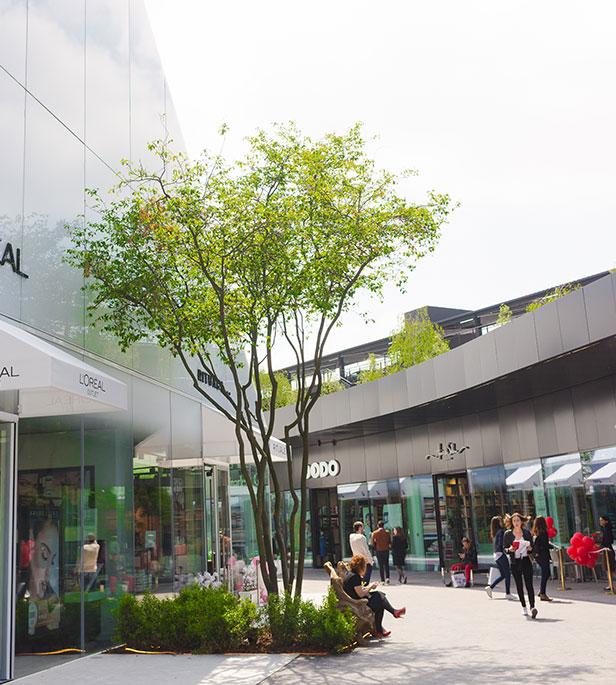 The heart of the village: a spirit of warm pedestrian streets