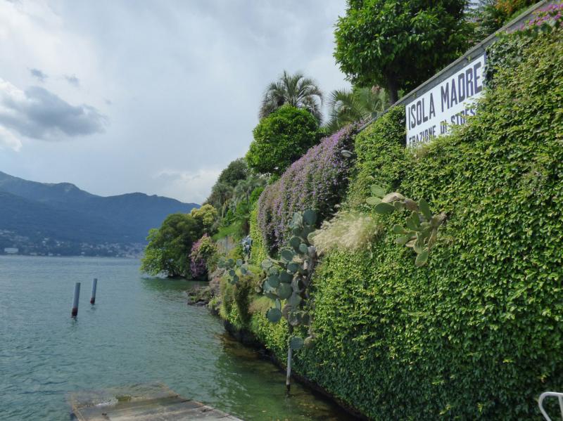 Then... direction Isola Madre, and its lush gardens
