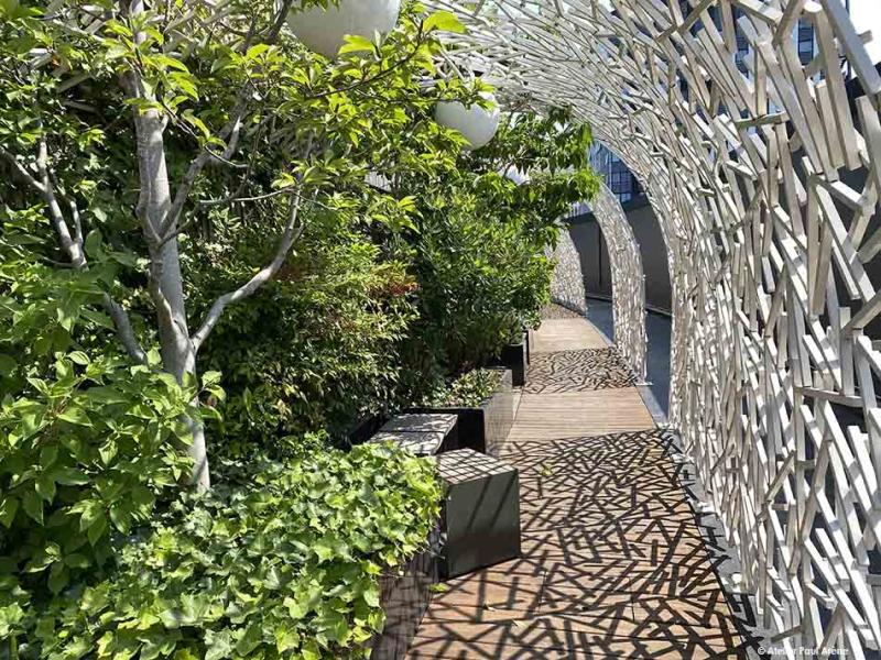 The alcoves provide a play of shading on the floor with their pattern